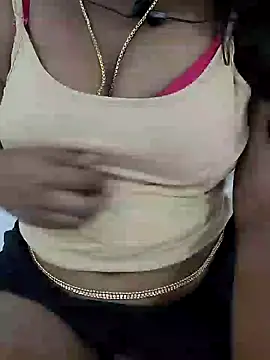 Snapshot of Tamilbigboobie chatting on 12-27-24, 07:46 Tamilbigboobie online show from 12-27-24, 07:46