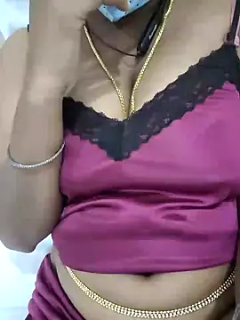 Snapshot of Tamilbigboobie chatting on 12-28-24, 05:46 Tamilbigboobie online show from 12-28-24, 05:46