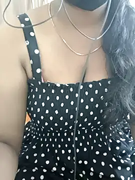 Snapshot of Tamilbigboobie chatting on 02-04-25, 08:17 Tamilbigboobie online show from 02-04-25, 08:17