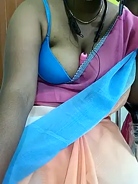 Snapshot of Tamilbigboobie chatting on 03-02-25, 05:04 Tamilbigboobie online show from 03-02-25, 05:04
