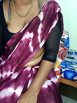 Snapshot of Tamilbigboobie chatting on 10-02-25, 01:01 Tamilbigboobie online show from 10-02-25, 01:01
