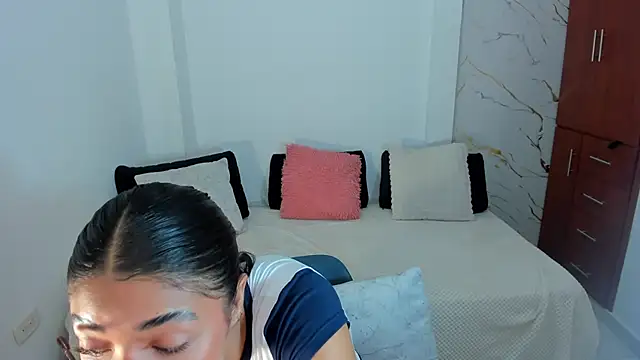 martina roldam online show from 06-27-26, 01:21