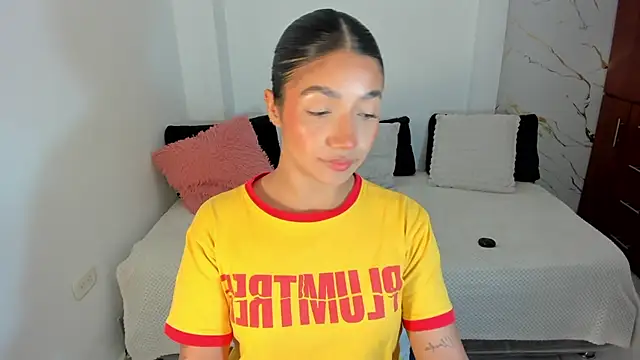 martina roldam online show from 07-17-26, 03:02