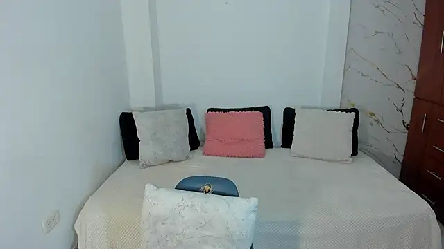 martina roldam online show from 07-27-26, 03:46