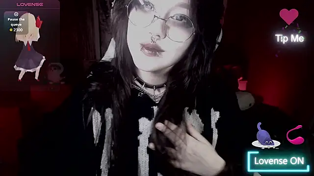 chloe crystall killer online show from 10-12-25, 09:41