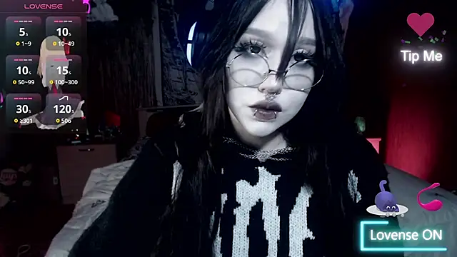 chloe crystall killer online show from 10-27-25, 12:26