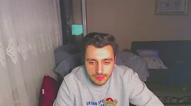 handsomeee04 online show from 01-09-25, 12:03