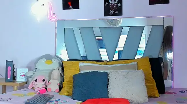 supradoll online show from 03-18-25, 06:37