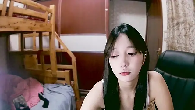 lulu-2002 online show from 12-31-24, 04:14