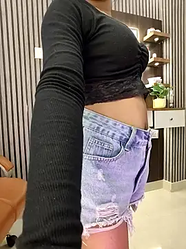 Little  Lia online show from 06-11-26, 12:32