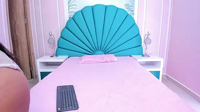 Daphne Fox  online show from 01-15-25, 02:24