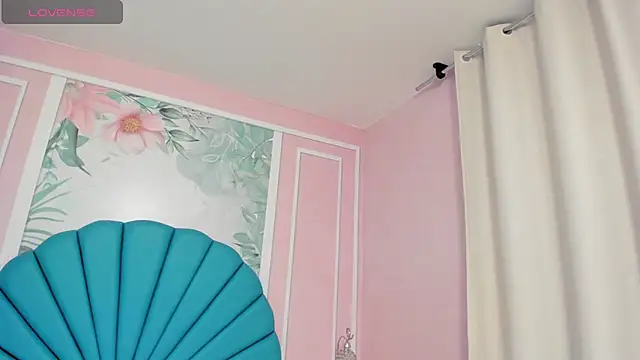 Daphne Fox  online show from 01-30-25, 09:47