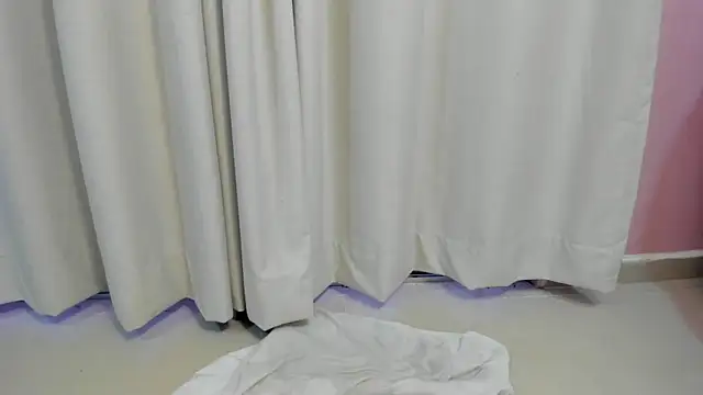 Daphne Fox  online show from 02-02-25, 11:51