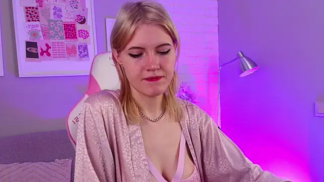 NellieLoyns online show from 03-10-25, 05:07