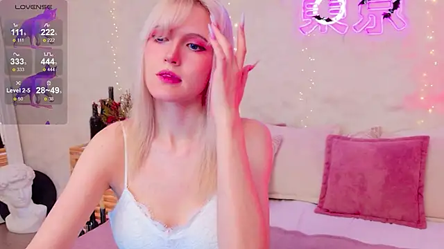 NellieLoyns online show from 10-29-25, 05:14