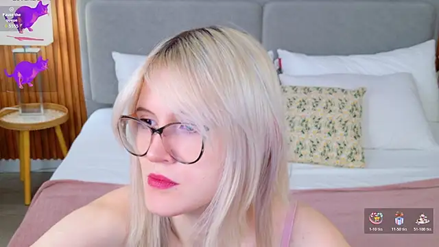 NellieLoyns online show from 11-19-25, 05:13