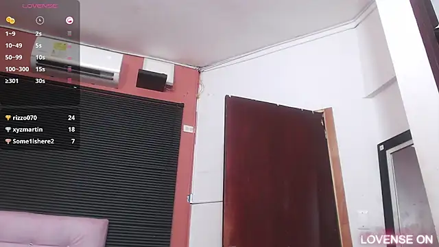 Snapshot of MommyHelpsmee chatting on 03-19-25, 01:32 MommyHelpsmee online show from 03-19-25, 01:32