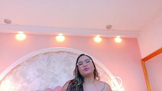 MiaLaurents online show from 11-21-25, 04:33