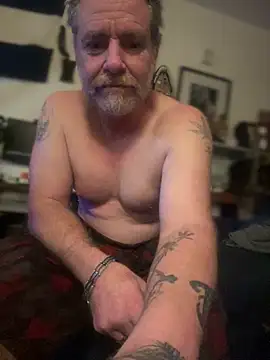 Snapshot of Jefloves68 chatting on 10-16-25, 10:16 Jefloves68 online show from 10-16-25, 10:16