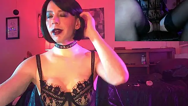 Snapshot of DominicaMolotov chatting on 12-24-24, 03:27 DominicaMolotov online show from 12-24-24, 03:27