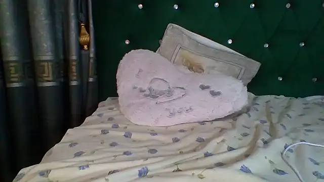 LeydiLi online show from 03-19-25, 10:20