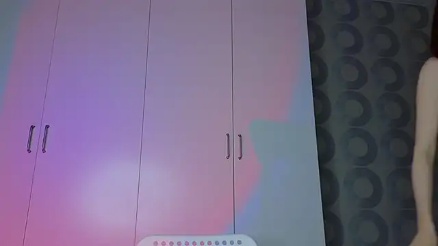 Cuteroxyfoxy online show from 01-07-25, 09:18