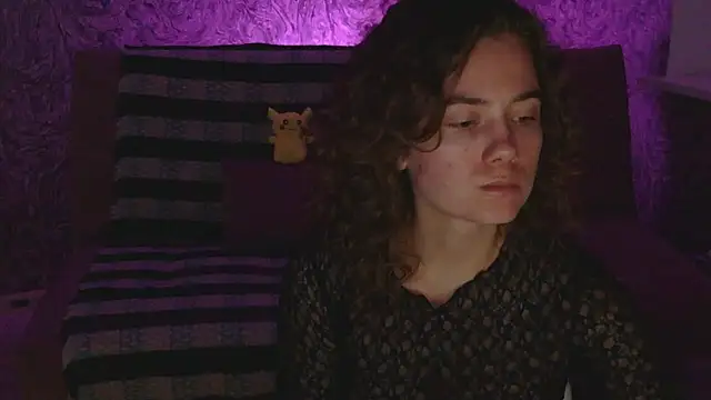 Snapshot of CurlyNed chatting on 12-25-24, 02:23 CurlyNed online show from 12-25-24, 02:23