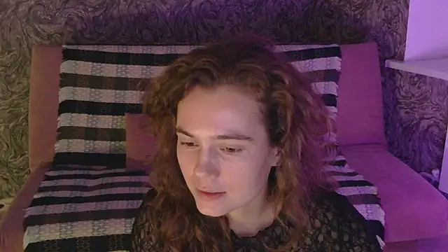 Snapshot of CurlyNed chatting on 12-25-24, 05:26 CurlyNed online show from 12-25-24, 05:26
