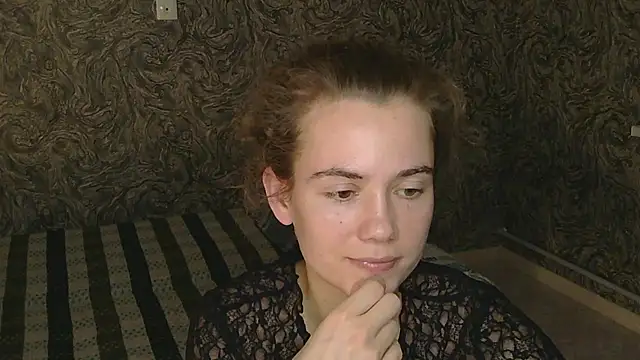 Snapshot of CurlyNed chatting on 02-05-25, 01:44 CurlyNed online show from 02-05-25, 01:44