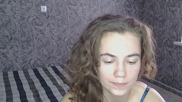 Snapshot of CurlyNed chatting on 02-06-25, 11:21 CurlyNed online show from 02-06-25, 11:21