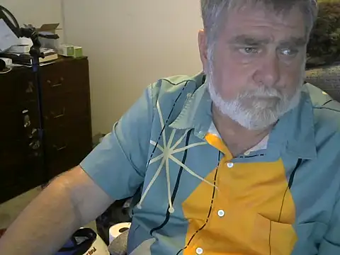 Snapshot of viejo_oso chatting on 09-16-25, 03:07 viejo oso online show from 09-16-25, 03:07