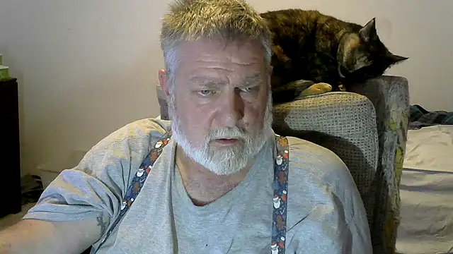 Snapshot of viejo_oso chatting on 11-17-25, 03:23 viejo oso online show from 11-17-25, 03:23