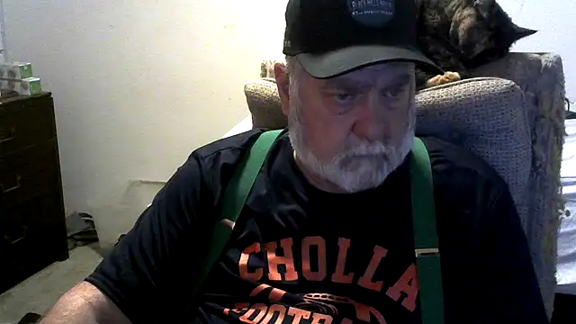 Snapshot of viejo_oso chatting on 12-01-25, 04:50 viejo oso online show from 12-01-25, 04:50