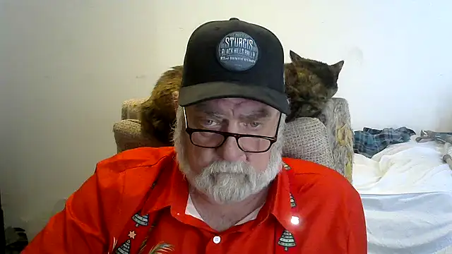 Snapshot of viejo_oso chatting on 12-14-25, 10:36 viejo oso online show from 12-14-25, 10:36