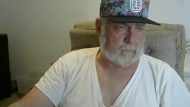 Snapshot of viejo_oso chatting on 01-11-26, 11:10 viejo oso online show from 01-11-26, 11:10