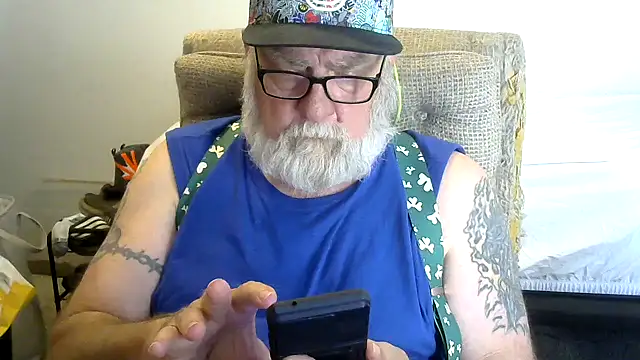 Snapshot of viejo_oso chatting on 03-13-26, 10:38 viejo oso online show from 03-13-26, 10:38