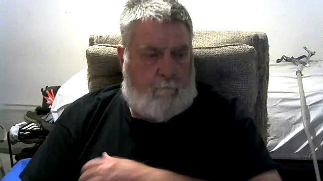 Snapshot of viejo_oso chatting on 03-15-26, 05:02 viejo oso online show from 03-15-26, 05:02