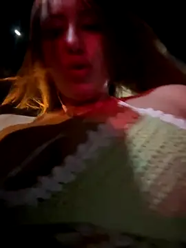 Snapshot of AndreaMood chatting on 12-01-25, 11:59 AndreaMood online show from 12-01-25, 11:59