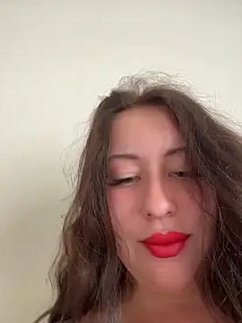 Snapshot of AndreaMood chatting on 02-01-26, 01:04 AndreaMood online show from 02-01-26, 01:04