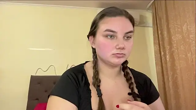 Dreamyblushfairy online show from 10-13-25, 02:39