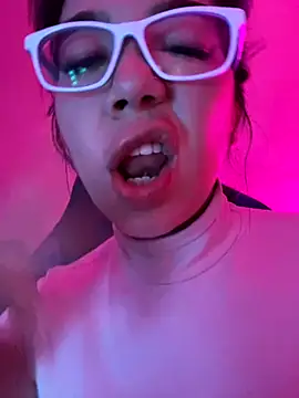 Snapshot of StarSex22 chatting on 10-19-25, 06:14 StarSex22 online show from 10-19-25, 06:14