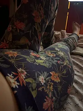 Snapshot of Gaby_kat chatting on 03-13-25, 01:43 Gaby kat online show from 03-13-25, 01:43