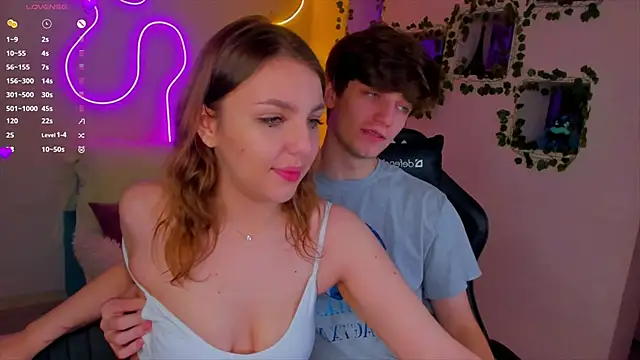 Snapshot of RobertAndLinela chatting on 12-30-24, 07:00 RobertAndLinela online show from 12-30-24, 07:00