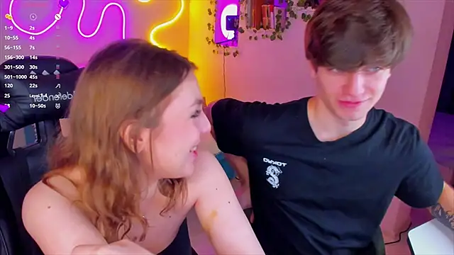 Snapshot of RobertAndLinela chatting on 01-09-25, 08:11 RobertAndLinela online show from 01-09-25, 08:11