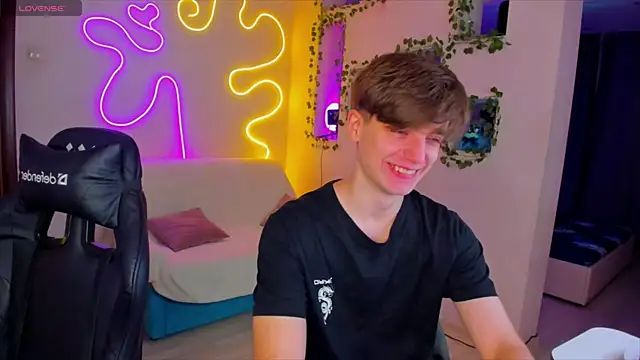 Snapshot of RobertAndLinela chatting on 01-21-25, 05:20 RobertAndLinela online show from 01-21-25, 05:20