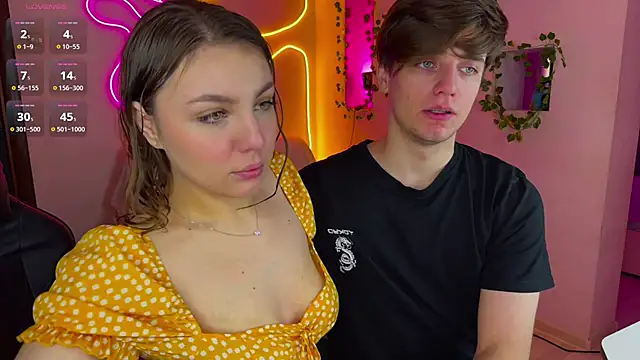 Snapshot of RobertAndLinela chatting on 03-07-25, 10:45 RobertAndLinela online show from 03-07-25, 10:45