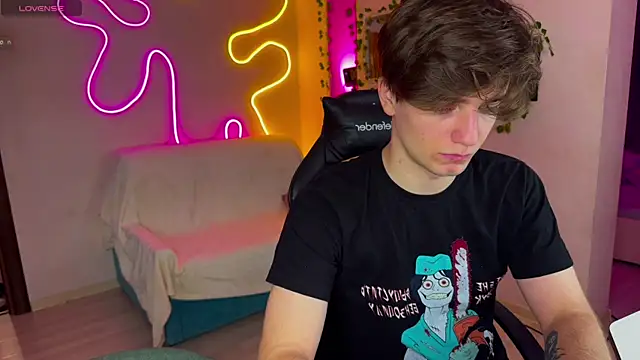 Snapshot of RobertAndLinela chatting on 03-14-25, 11:12 RobertAndLinela online show from 03-14-25, 11:12