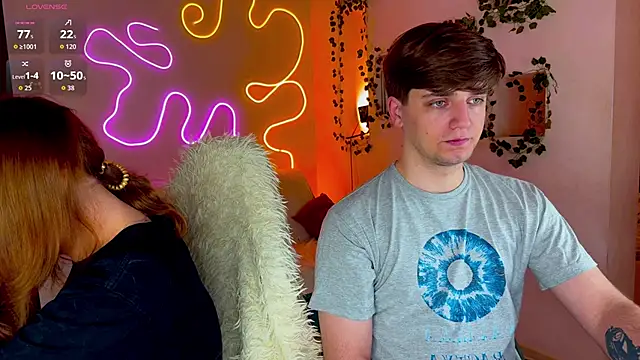 Snapshot of RobertAndLinela chatting on 09-10-25, 01:16 RobertAndLinela online show from 09-10-25, 01:16