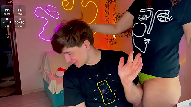 Snapshot of RobertAndLinela chatting on 09-11-25, 12:05 RobertAndLinela online show from 09-11-25, 12:05