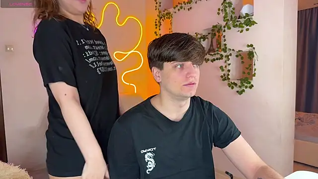 Snapshot of RobertAndLinela chatting on 09-22-25, 03:08 RobertAndLinela online show from 09-22-25, 03:08